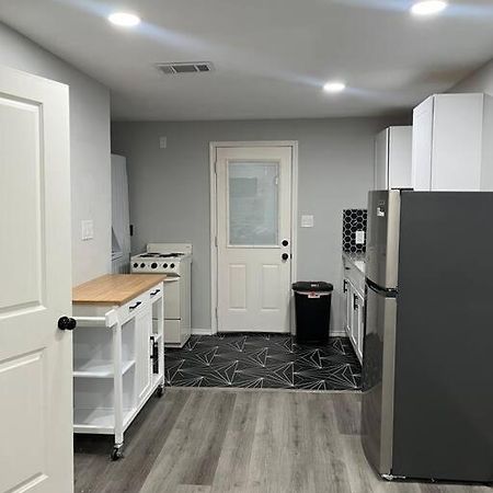 Cozy 1 Bed Close To Downtown Houston Exterior photo