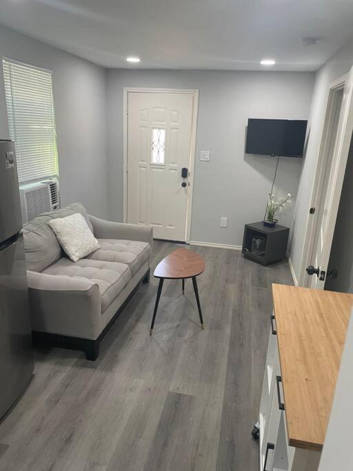 Cozy 1 Bed Close To Downtown Houston Exterior photo